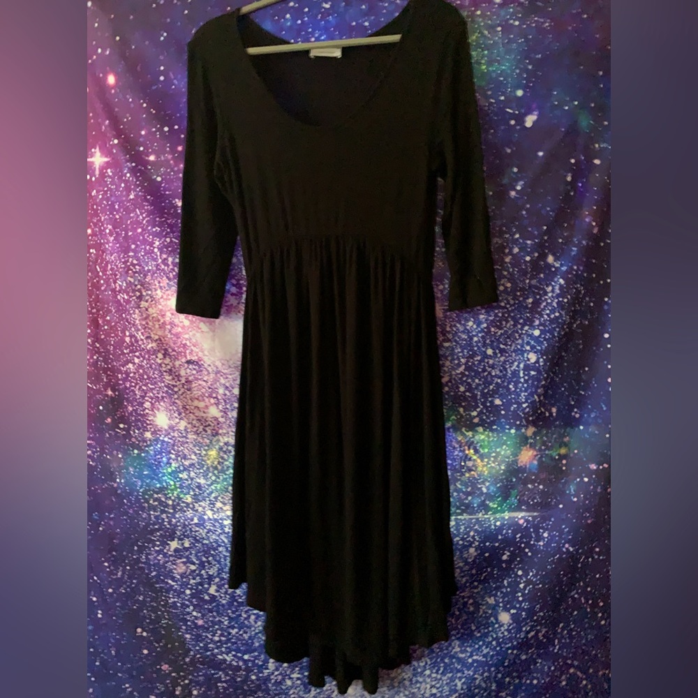 🚙📦💨 • Long-sleeved scoop neck black dress sz L